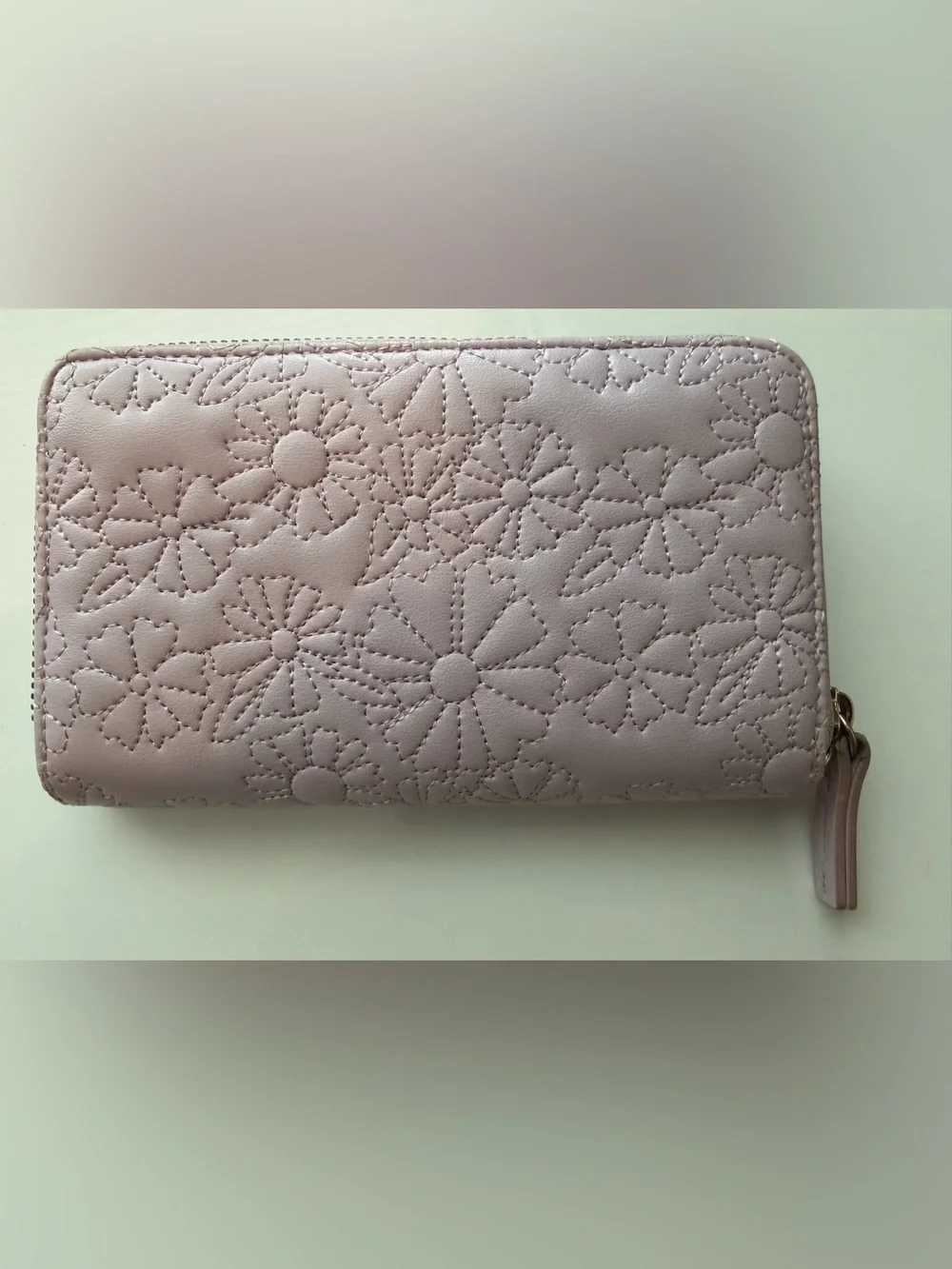 Betsey Johnson Quilted Flower Lilac Purple Zip Around Wallet Wristlet